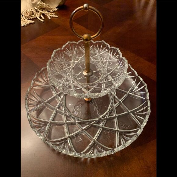 Vintage Crystal two-tier desert/fruit holder, “gold” handle, great condition - Picture 3 of 4
